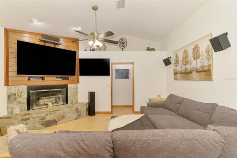 House in Myakka City, Florida 4 bedrooms, 210.8 sq.m. № 2266957 - photo 12
