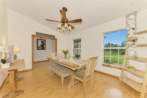 House in Myakka City, Florida 4 bedrooms, 210.8 sq.m. № 2266957 - photo 8