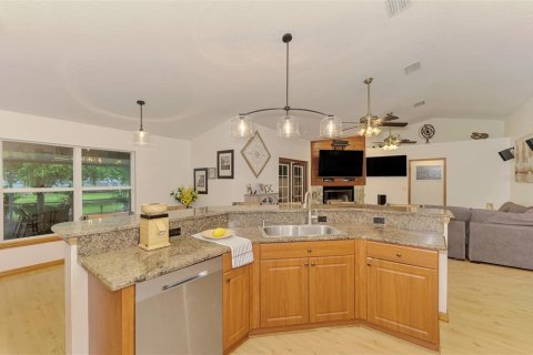 House in Myakka City, Florida 4 bedrooms, 210.8 sq.m. № 2266957 - photo 19