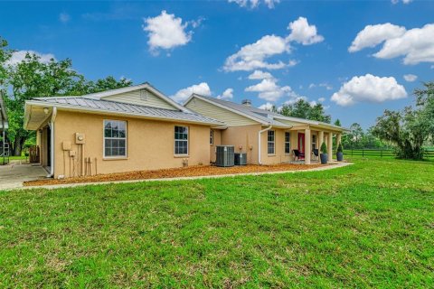 House in Myakka City, Florida 4 bedrooms, 210.8 sq.m. № 2266957 - photo 5