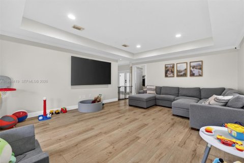 Casa en alquiler en Miami, Florida, 3 dormitorios, 244.24 m2 № 2049134 - foto 24