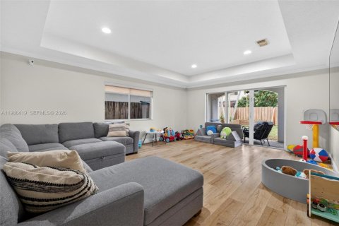 Casa en alquiler en Miami, Florida, 3 dormitorios, 244.24 m2 № 2049134 - foto 23