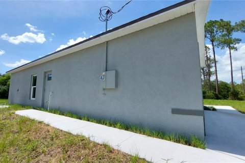 House in Lehigh Acres, Florida 4 bedrooms, 171.87 sq.m. № 1406492 - photo 4