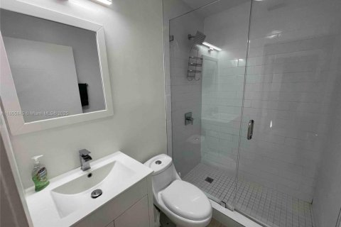 Propiedad comercial en venta en Miami, Florida, 205.31 m2 № 1946587 - foto 11