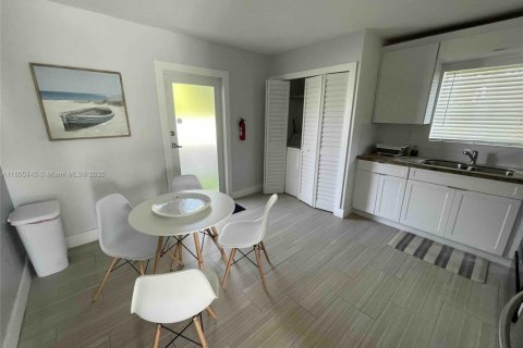 Propiedad comercial en venta en Miami, Florida, 205.31 m2 № 1946587 - foto 7