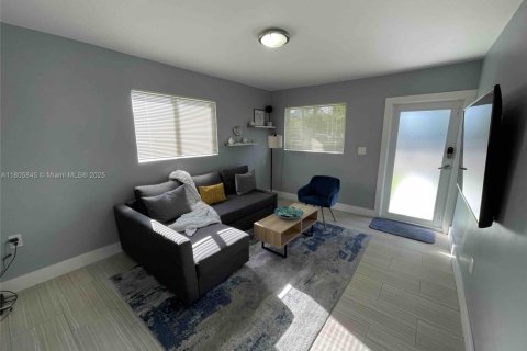 Propiedad comercial en venta en Miami, Florida, 205.31 m2 № 1946587 - foto 5