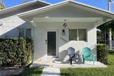 Propiedad comercial en venta en Miami, Florida, 205.31 m2 № 1946587 - foto 15