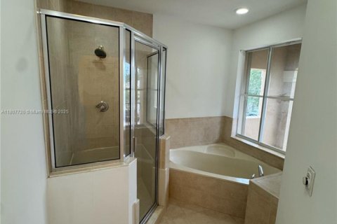 House in Palmetto Bay, Florida 5 bedrooms, 245.08 sq.m. № 1775871 - photo 16