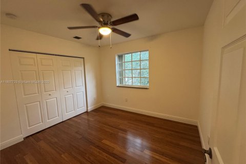 House in Palmetto Bay, Florida 5 bedrooms, 245.08 sq.m. № 1775871 - photo 17