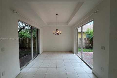 House in Palmetto Bay, Florida 5 bedrooms, 245.08 sq.m. № 1775871 - photo 10