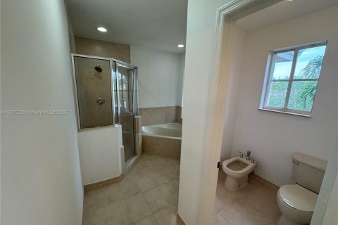 House in Palmetto Bay, Florida 5 bedrooms, 245.08 sq.m. № 1775871 - photo 15