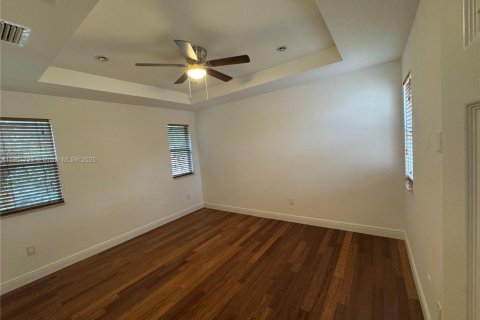 House in Palmetto Bay, Florida 5 bedrooms, 245.08 sq.m. № 1775871 - photo 19
