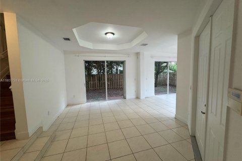 House in Palmetto Bay, Florida 5 bedrooms, 245.08 sq.m. № 1775871 - photo 8