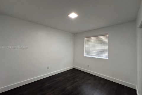 Casa en alquiler en North Miami, Florida, 2 dormitorios, 178.37 m2 № 2040815 - foto 7