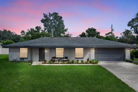Villa ou maison à Winter Haven, Floride 4 chambres, 158.03 m2 № 2417029
