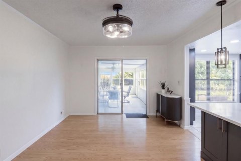Villa ou maison à vendre à Winter Haven, Floride: 4 chambres, 158.03 m2 № 2417029 - photo 6