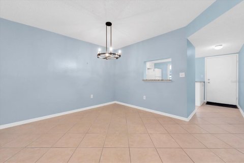 Condo in Dunedin, Florida, 2 bedrooms  № 2202690 - photo 5