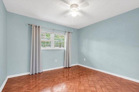 Condo in Dunedin, Florida, 2 bedrooms  № 2202690 - photo 17