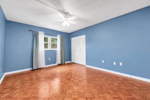 Condo in Dunedin, Florida, 2 bedrooms  № 2202690 - photo 13