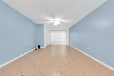 Condo in Dunedin, Florida, 2 bedrooms  № 2202690 - photo 8
