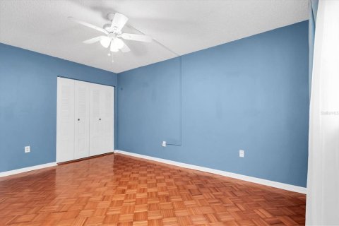 Condo in Dunedin, Florida, 2 bedrooms  № 2202690 - photo 14