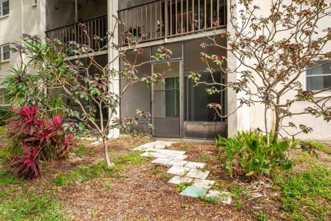 Condo in Dunedin, Florida, 2 bedrooms  № 2202690 - photo 21