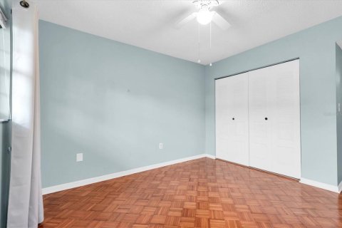 Condo in Dunedin, Florida, 2 bedrooms  № 2202690 - photo 18