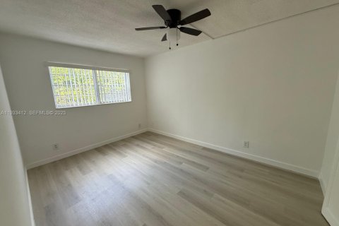 Condominio en alquiler en Sunny Isles Beach, Florida, 1 dormitorio, 52.4 m2 № 1991096 - foto 14