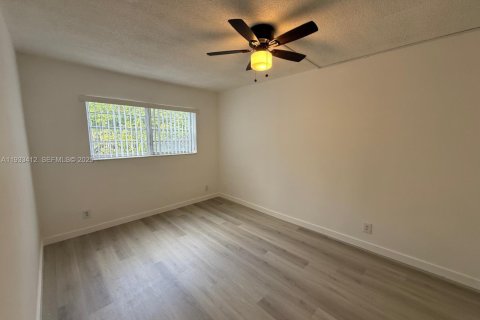 Condominio en alquiler en Sunny Isles Beach, Florida, 1 dormitorio, 52.4 m2 № 1991096 - foto 3