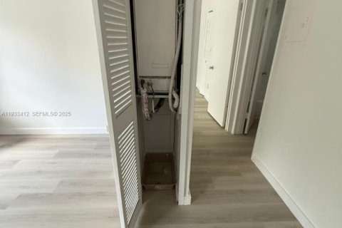 Condominio en alquiler en Sunny Isles Beach, Florida, 1 dormitorio, 52.4 m2 № 1991096 - foto 15