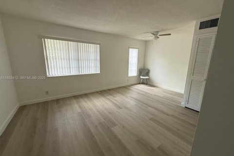 Condominio en alquiler en Sunny Isles Beach, Florida, 1 dormitorio, 52.4 m2 № 1991096 - foto 12