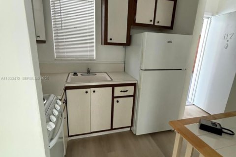 Condominio en alquiler en Sunny Isles Beach, Florida, 1 dormitorio, 52.4 m2 № 1991096 - foto 17