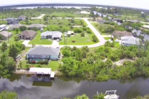 Terreno en venta en Port Charlotte, Florida № 1787987 - foto 2