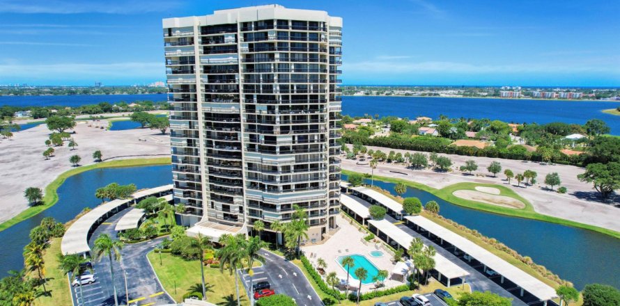Condominio en West Palm Beach, Florida, 3 dormitorios № 1146234