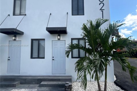 Квартира в Майами, Флорида 2 спальни, 55.74м2 № 2002039