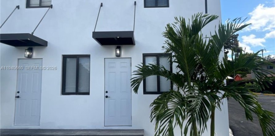 Квартира в Майами, Флорида 2 спальни, 55.74м2 № 2002039