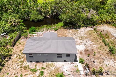 House in Gibsonton, Florida 3 bedrooms, 107.77 sq.m. № 1721114 - photo 7