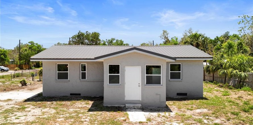 House in Gibsonton, Florida 3 bedrooms, 107.77 sq.m. № 1721114