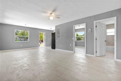 House in Gibsonton, Florida 3 bedrooms, 107.77 sq.m. № 1721114 - photo 12