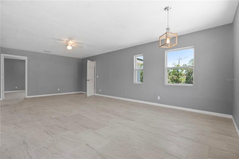 House in Gibsonton, Florida 3 bedrooms, 107.77 sq.m. № 1721114 - photo 11