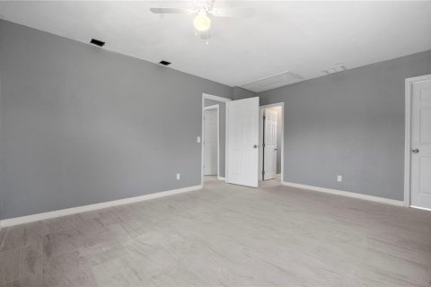 House in Gibsonton, Florida 3 bedrooms, 107.77 sq.m. № 1721114 - photo 20
