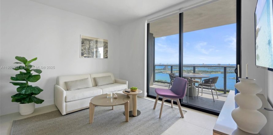 Condo à Miami, Floride, 3 chambres  № 1975299