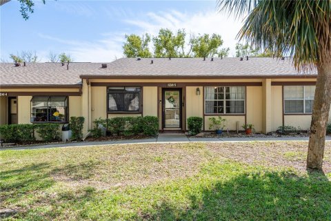 Copropriété à vendre à Port Richey, Floride: 2 chambres, 128.76 m2 № 1654190 - photo 1