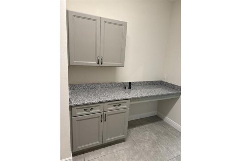 House in North Port, Florida 4 bedrooms, 192.03 sq.m. № 2128379 - photo 6