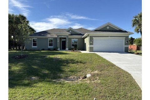 Casa en North Port, Florida 4 dormitorios, 192.03 m2 № 2128379