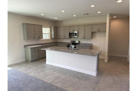 House in North Port, Florida 4 bedrooms, 192.03 sq.m. № 2128379 - photo 2