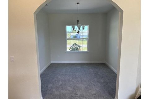 House in North Port, Florida 4 bedrooms, 192.03 sq.m. № 2128379 - photo 3