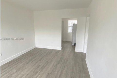 Apartment in Miami, Florida 1 bedroom, 106 sq.m. № 2065181 - photo 8