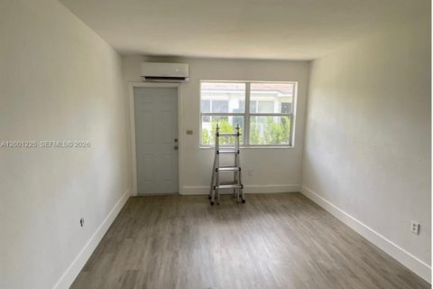 Apartment in Miami, Florida 1 bedroom, 106 sq.m. № 2065181 - photo 11
