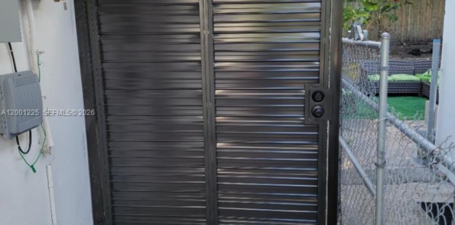 Apartment in Miami, Florida 1 bedroom, 106 sq.m. № 2065181